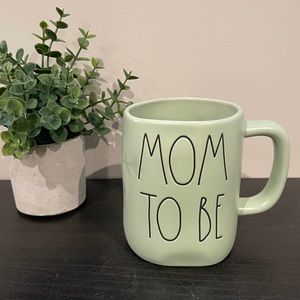 RAE DUNN GREEN MOM TO BE MUG